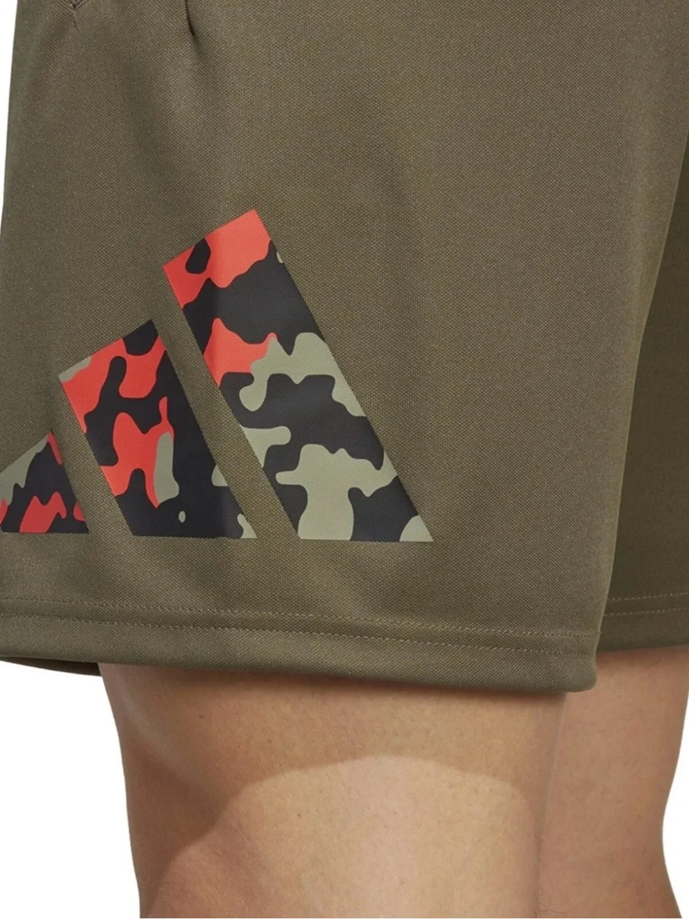 Adidas Men’s Train Essentials Camo-Filled Logo Training Shorts in Olive SZ XL